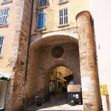 Apartmán Voltaire Yourhosthelper *